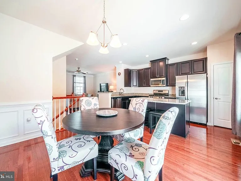 2111 Elm Tree Knl — Photo 9