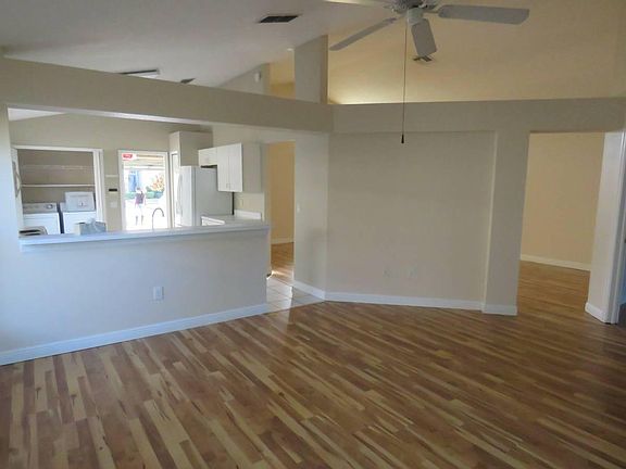 2nd image of 30631 Tremont Dr