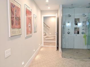 19 Colony Rd, Edgewater, NJ 07020