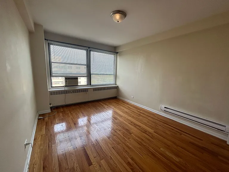 4180 Marine Terrace Apartments — Photo 128