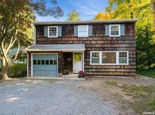 10 Maple Ave, Northport, NY 11768