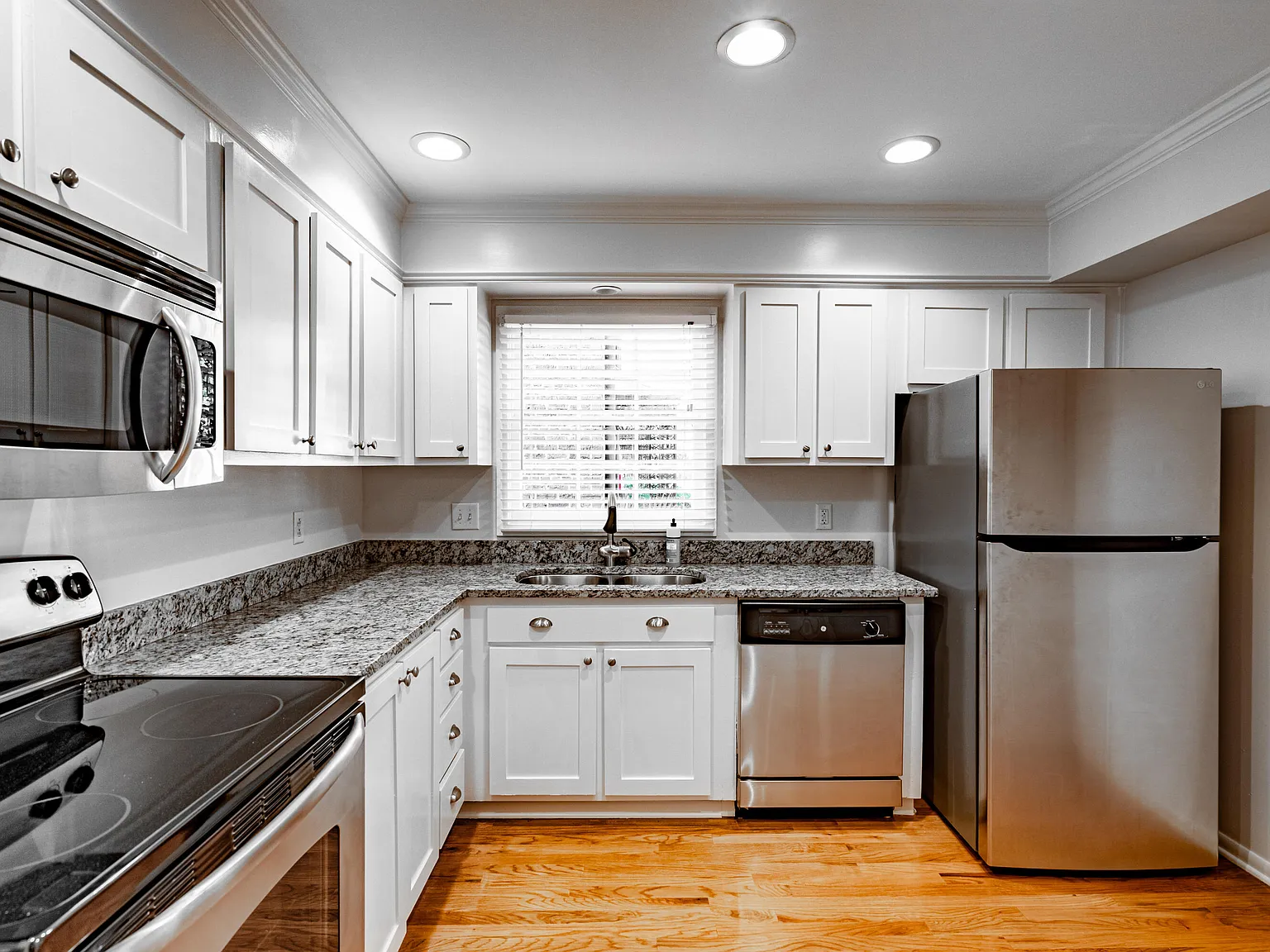 3 bed, 1.5 bath, 1540 sqft, $5,500 — Photo 4