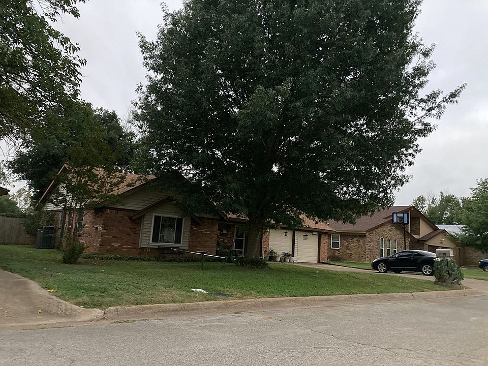 2nd image of 7716 Briarwood Dr