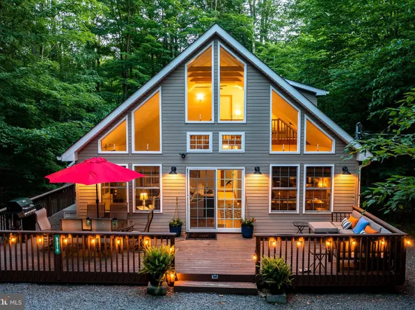 5316 Conoquenissing Dr, Pocono Lake, PA 18347