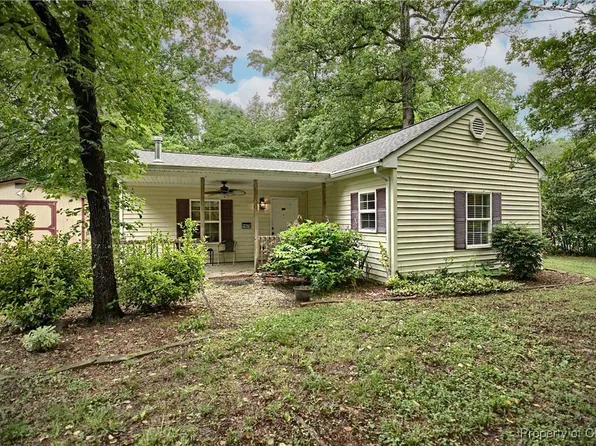 11078 Woods Cross Rd, Gloucester, VA 23061