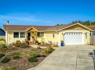 1906 NW Corvette St, Waldport, OR 97394