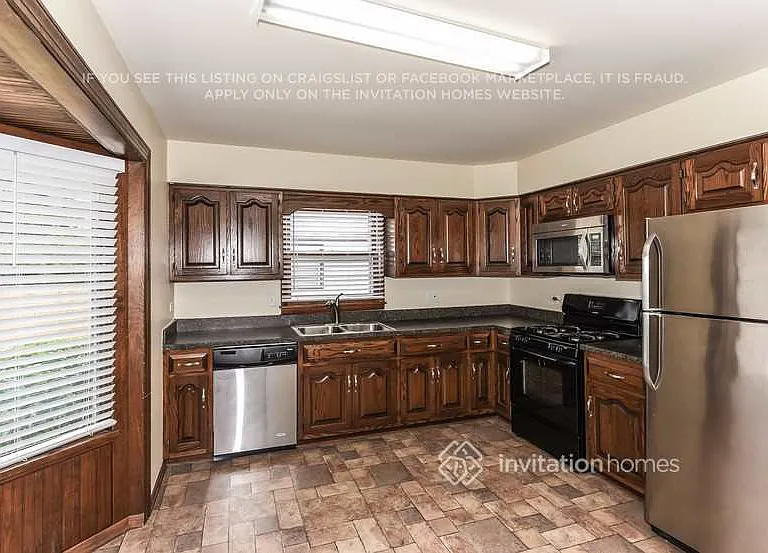 2915 188th Pl — Photo 11
