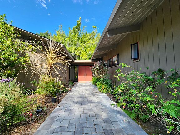 4th image of 96 Parkwood Dr