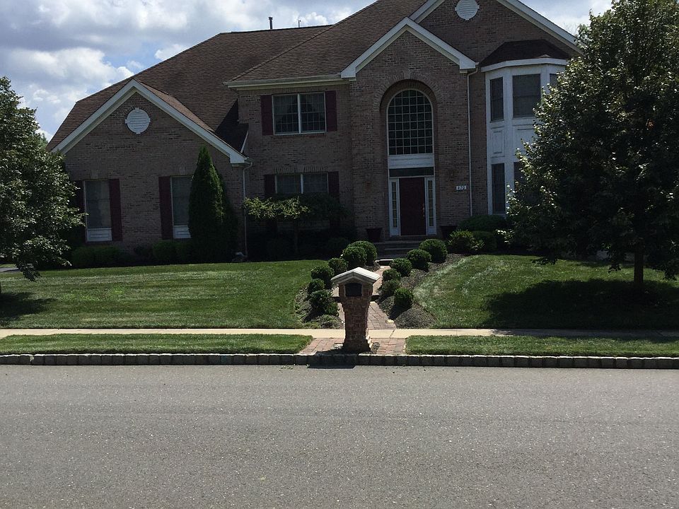 1st image of 470 Brentwood Ave