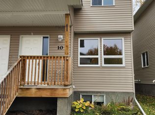 624 41st St #10, Edson, AB T7E1A4
