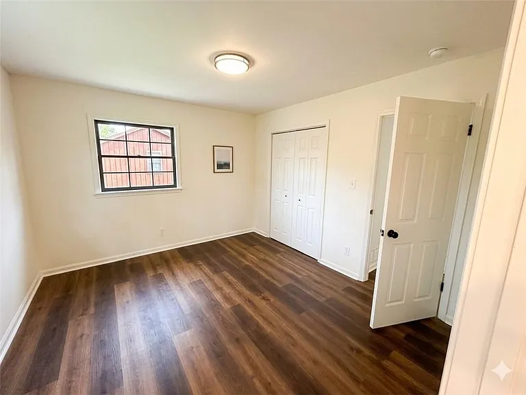 3022 Hillwood Dr — Photo 9