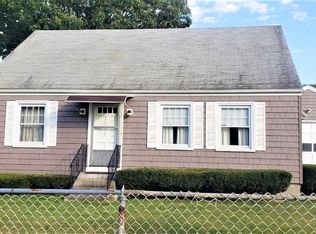 33 Calvin St, Chicopee, MA 01013