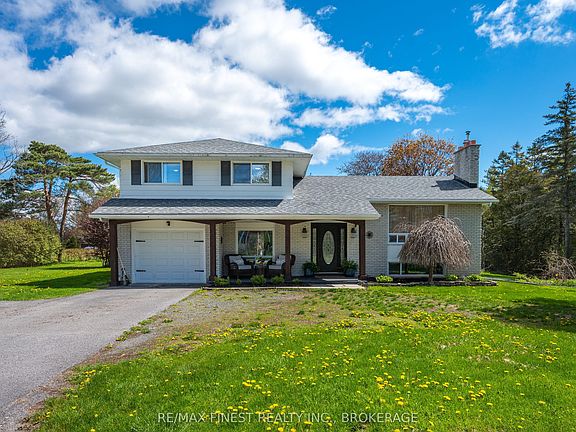 2nd image of 207 Meadow Cres