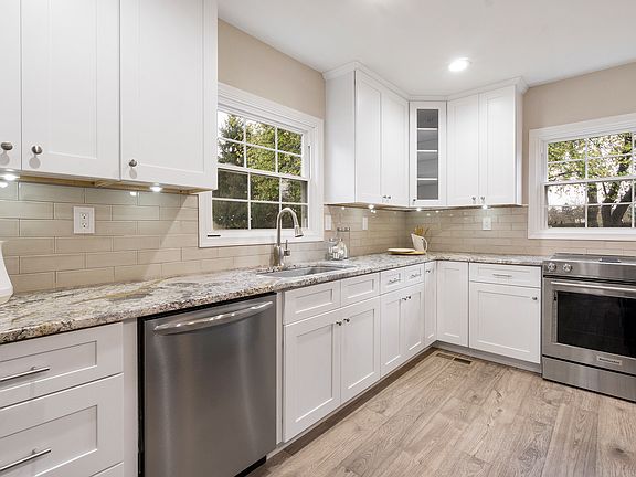 4th image of 1179 McKelvey Ln