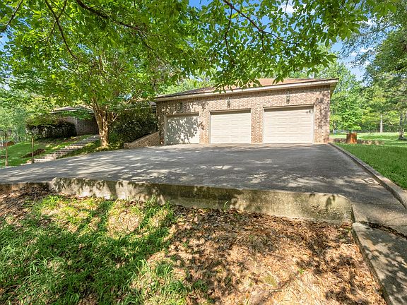 2nd image of 156 Magnolia Bend Dr