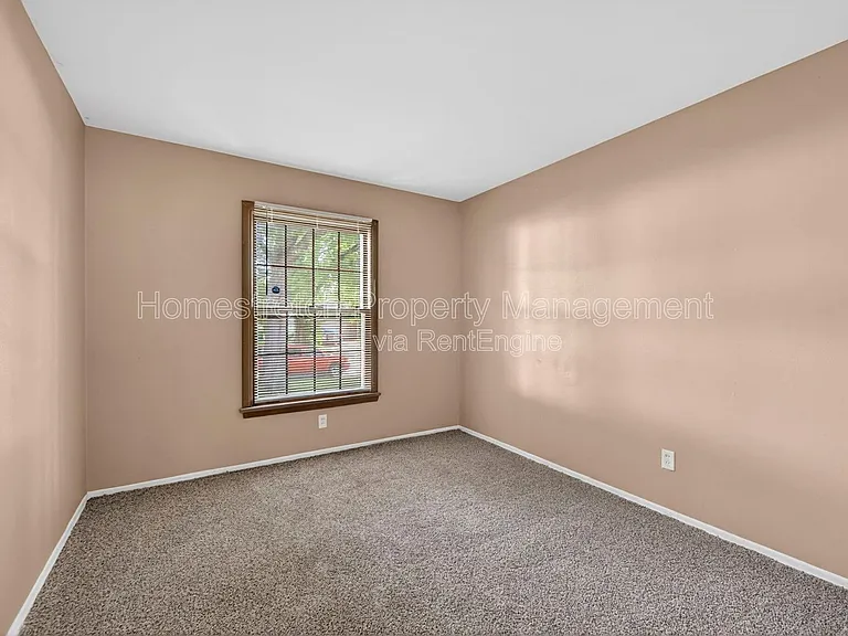 1310 Petite Dr — Photo 13