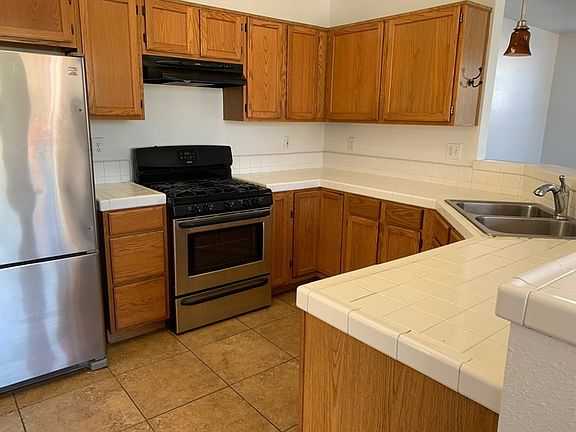 4th image of 2415 W Delta Ave
