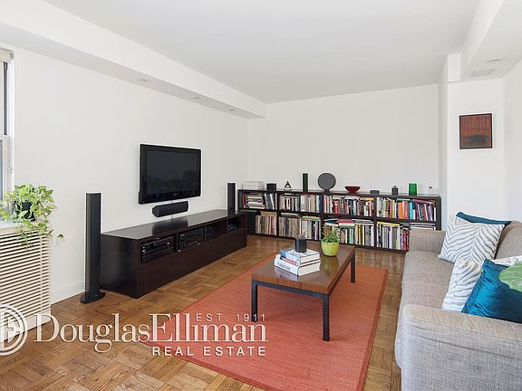 3rd image of 174 E 74th St APT 17D
