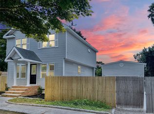 6 King Rd, Mastic Beach, NY 11951