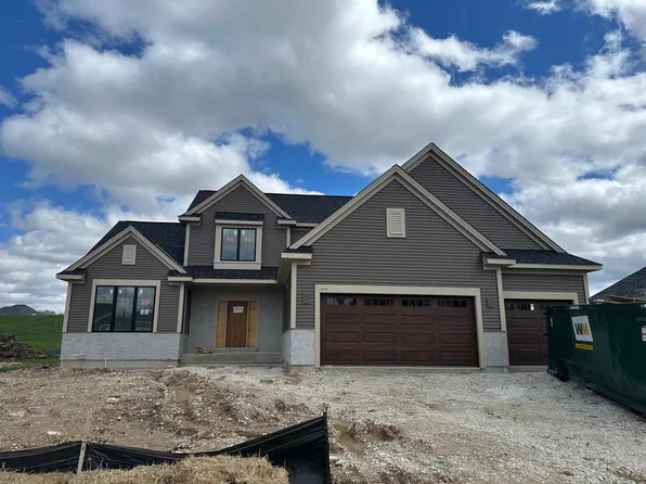 3809 White Oak WAY, Waukesha, WI 53188