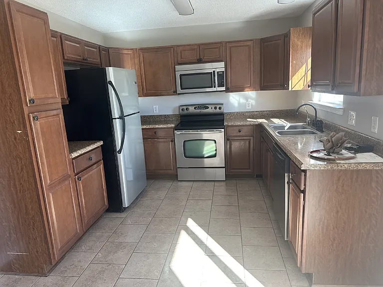 212 N Star Rd — Photo 2