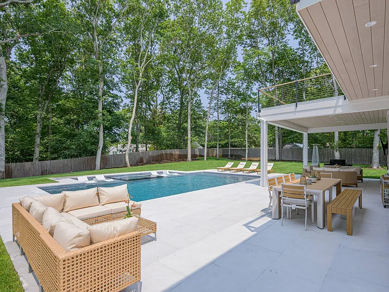 779 Noyack Rd — Photo 35