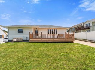 2469 1st St SW, Cedar Rapids, IA 52404