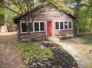 10 Cliff Rd, West Milford, NJ 07480