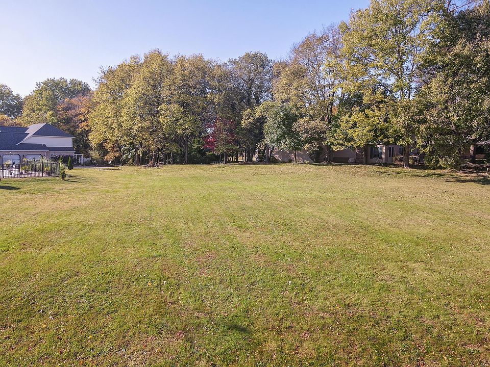1st image of 111 Sherwood Dr
