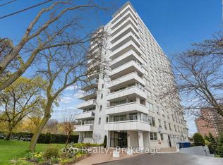 39 Stavebank Rd N #403, Mississauga, ON L5G4N7