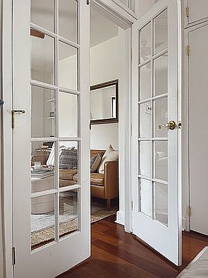 3rd image of 225 W 10th St APT 2B