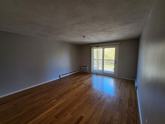 4th image of 54 Elmwood Park #1