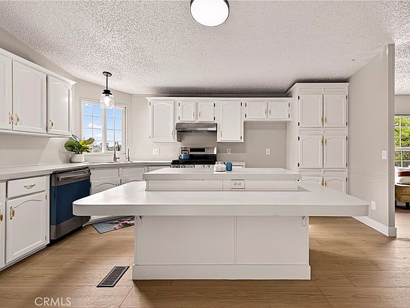 2nd image of 97 Gold Mountain Rd