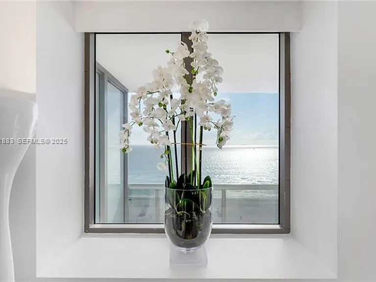 5875 Collins Avenue Cu #1202 — Photo 16