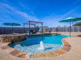 309 Springfield Ln, Waxahachie, TX 75165