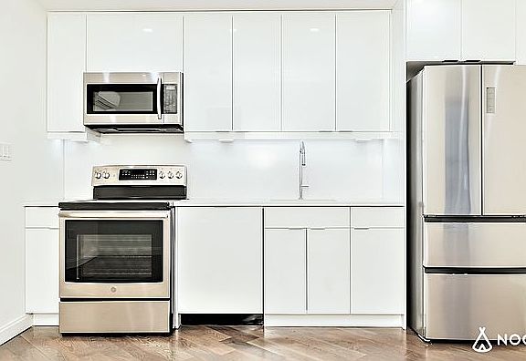 5th image of 253 Evergreen Ave #4C