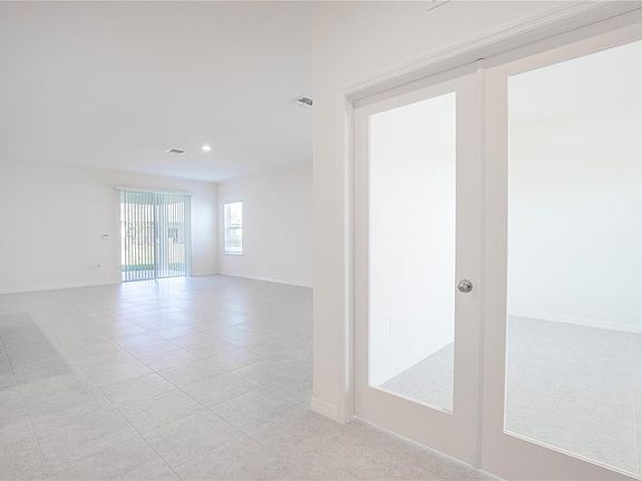 4th image of 16323 Navarro Ct