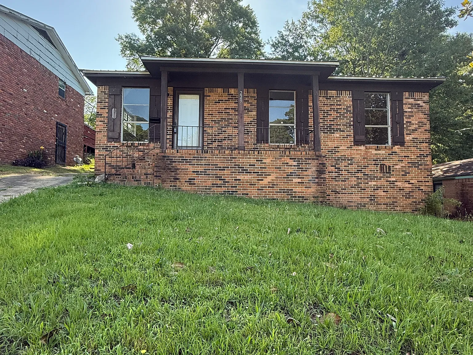 3 bed, 1044 sqft, $1,200 — Photo 1