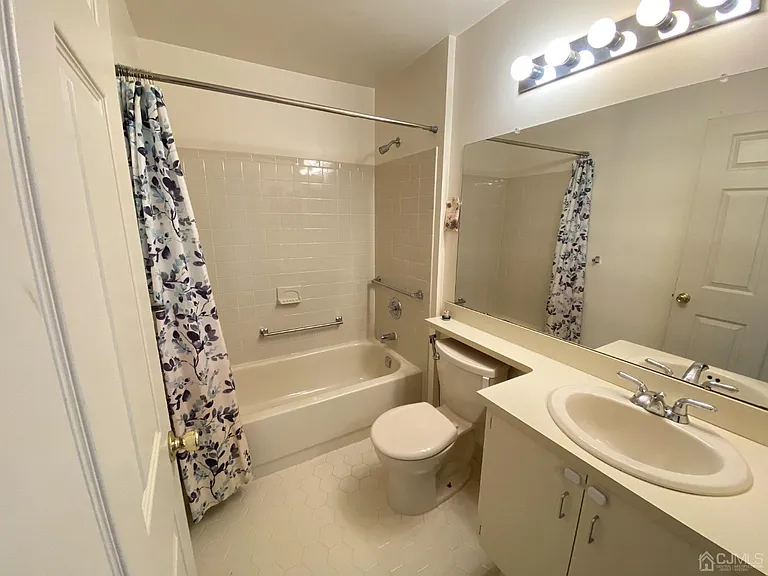 31 Dartmouth Way — Photo 9