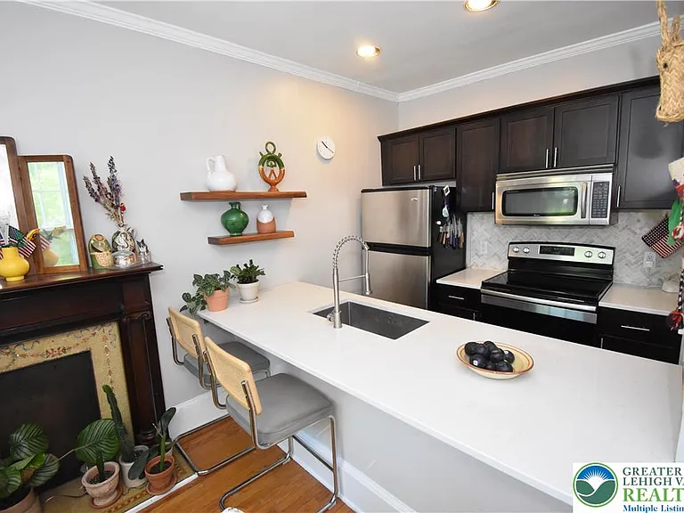 241 Spring Garden St — Photo 10