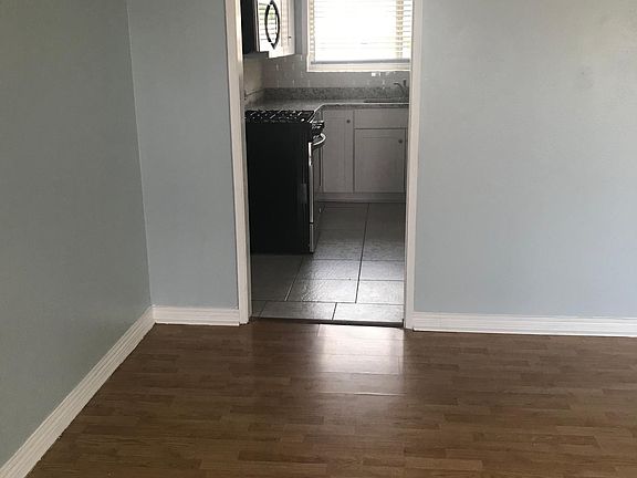 4th image of 2332 Stevens Dr NE