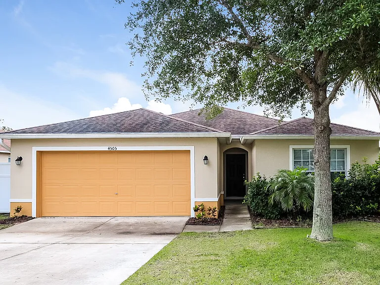 4505 Barbados Loop — Photo 1