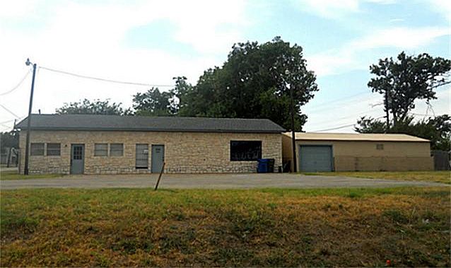 2nd image of 206 E Byron Nelson Blvd