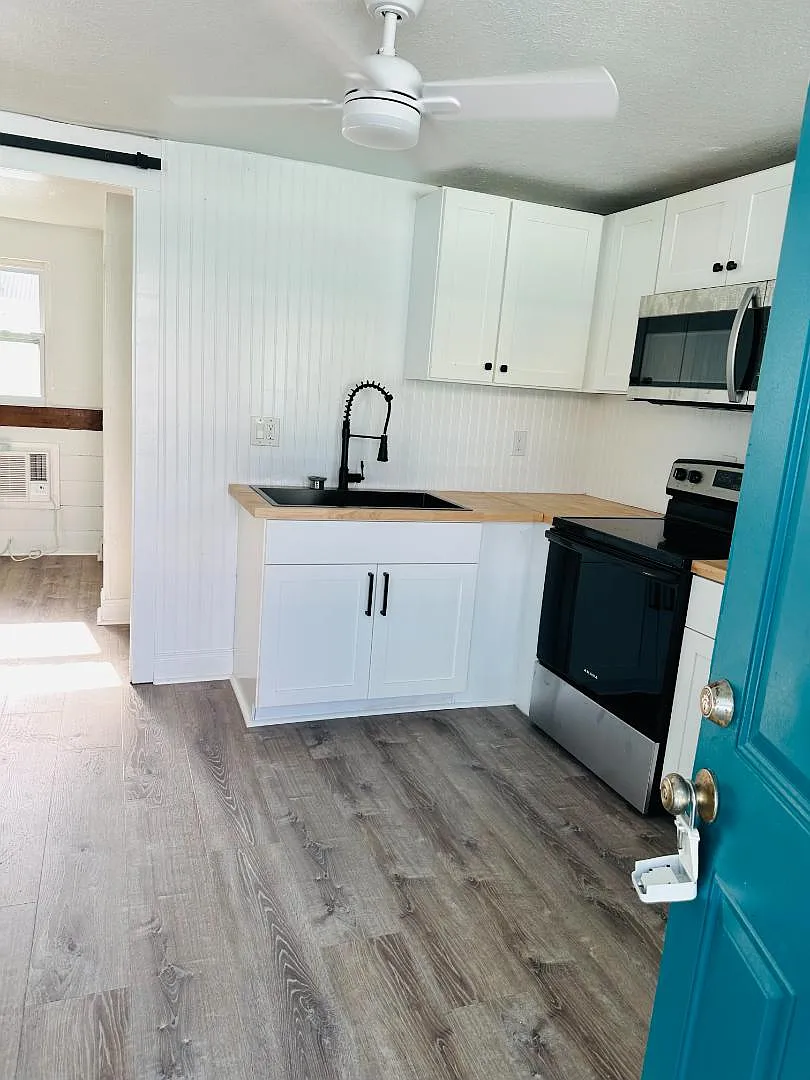 406 Tyler Ave - 406 Tyler — Photo 4