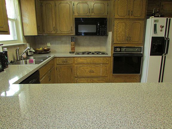 5th image of 113 York Dr