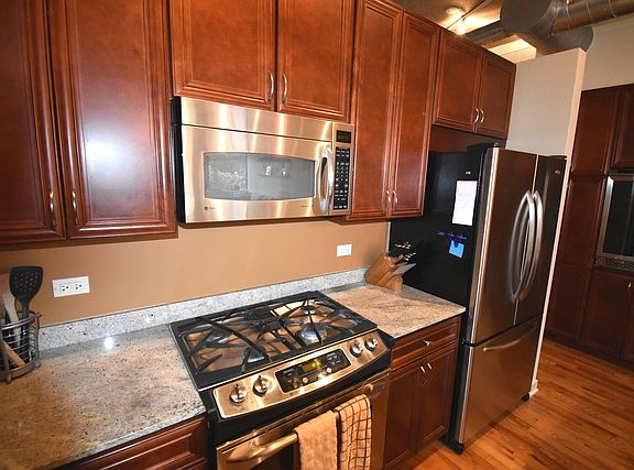4th image of 1151 W 15th St Unit 102