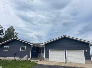501 Lake St, Elk Rapids, MI 49629