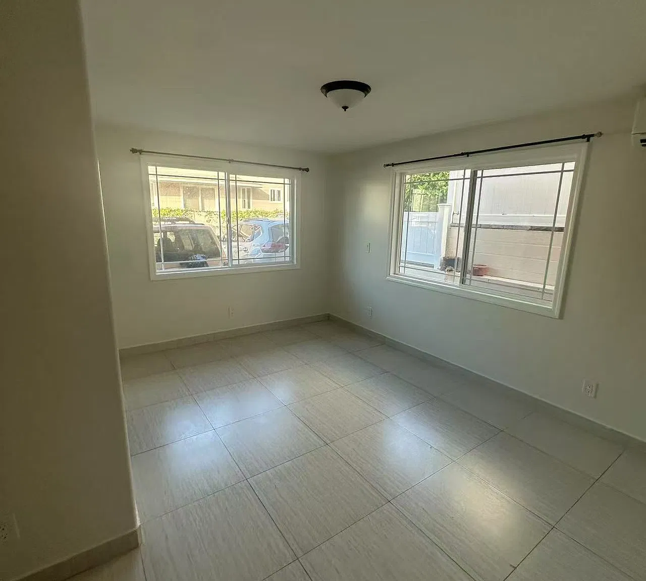 3 bed, 1380 sqft, $3,400 — Photo 3