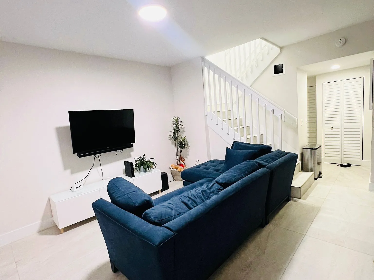2 bed, 1030 sqft, $1,350 — Photo 3