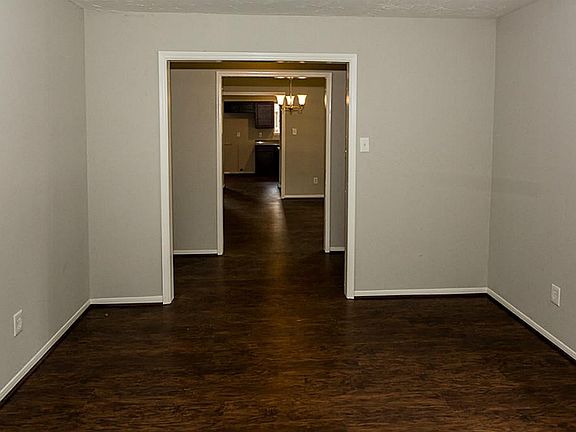 5th image of 3215 Cherry Creek Dr